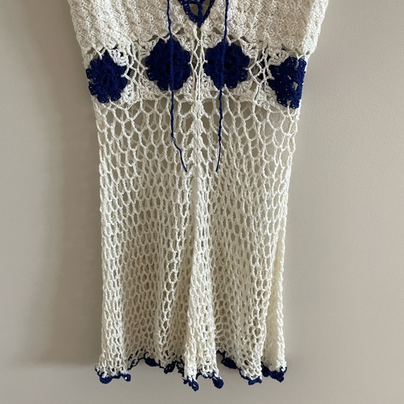 Hand Made White and Blue Crocheted Beach Coverup Size Small - Picture 5 of 8